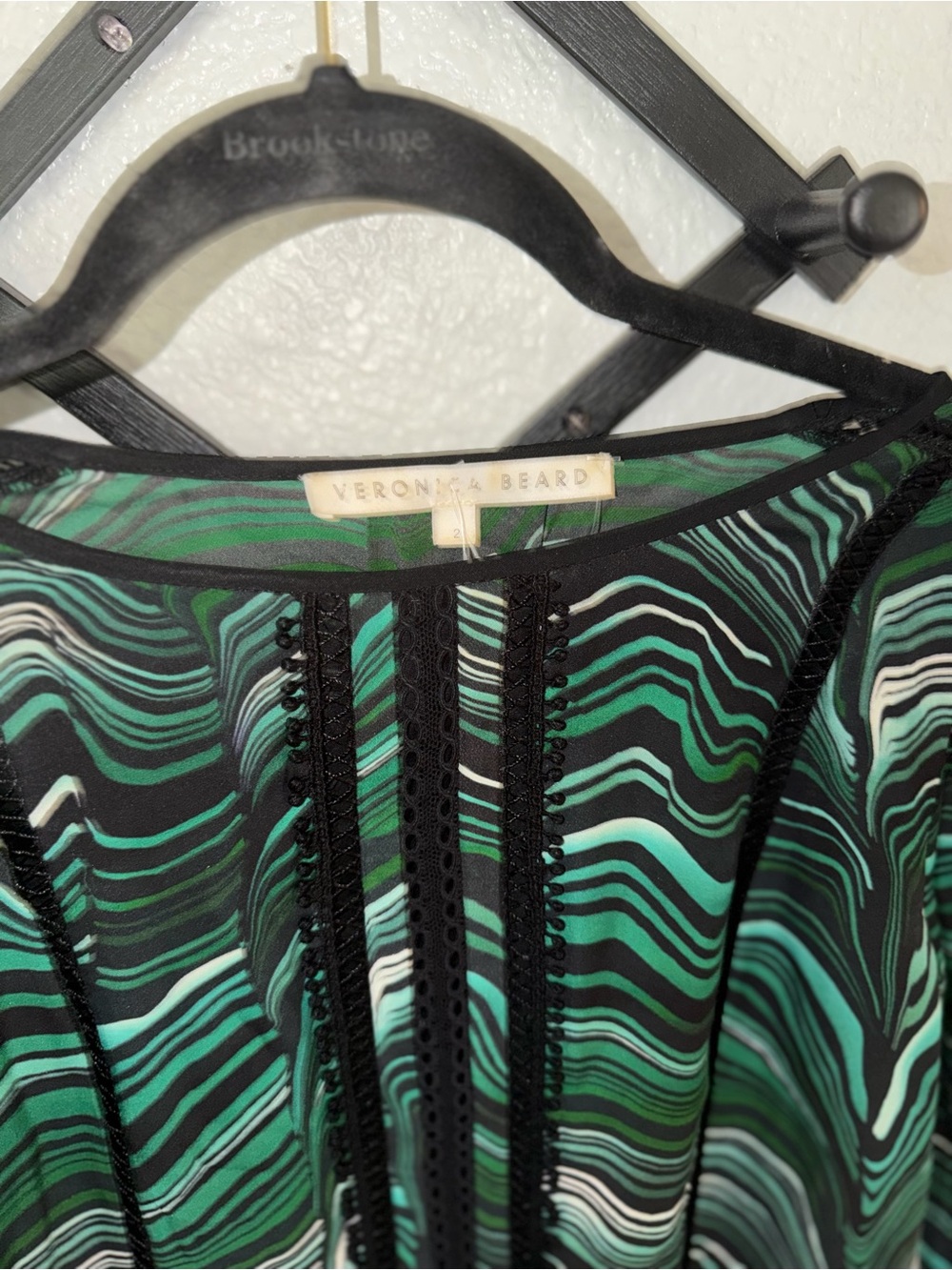 Veronica Beard Size 2 Green Black Abstract Swirl Print Sheer Lace Trim Blouse - Picture 4 of 4